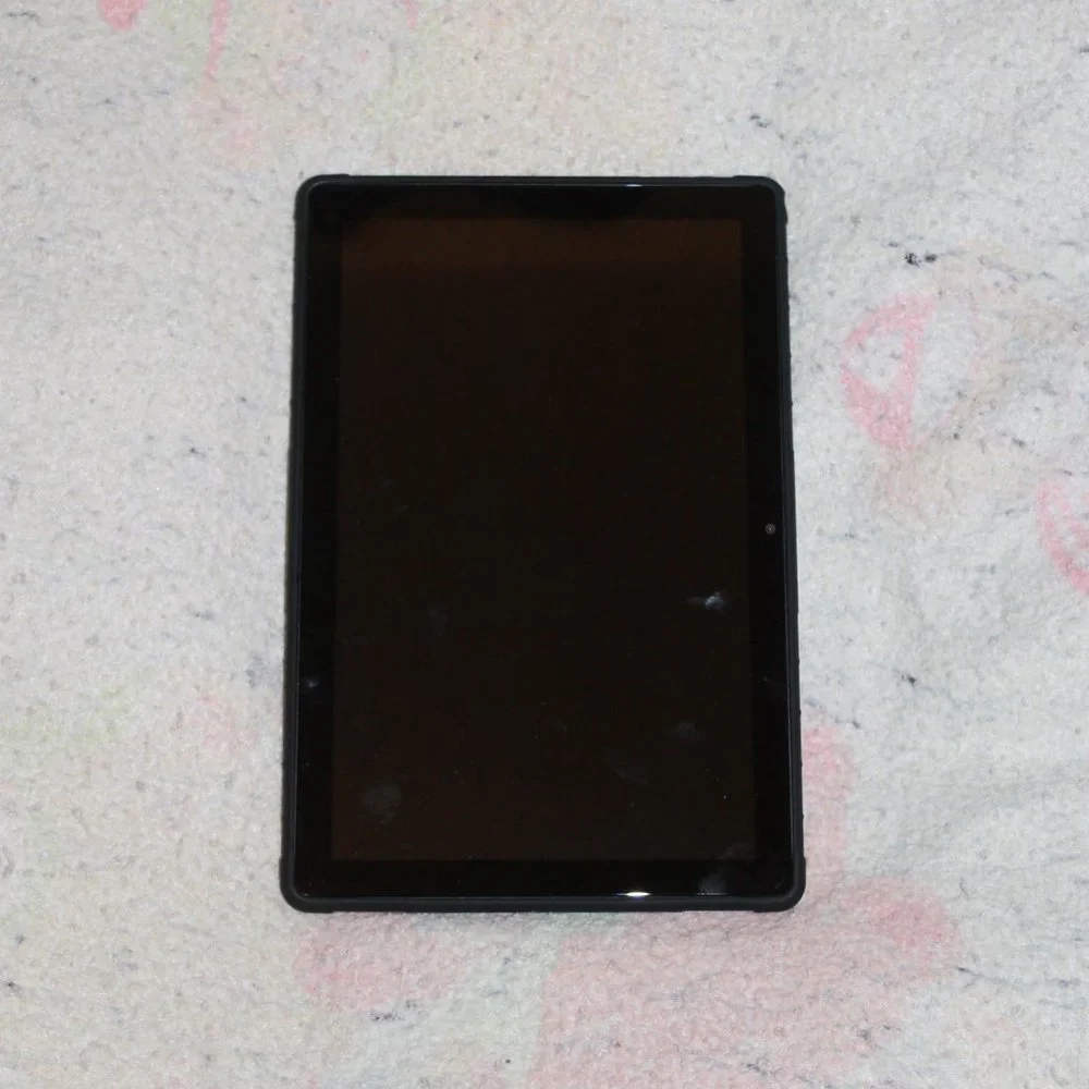 Brand New Android 13 Silver Skypad10max 32GB Tablet with Wifi and 5 MP Camera